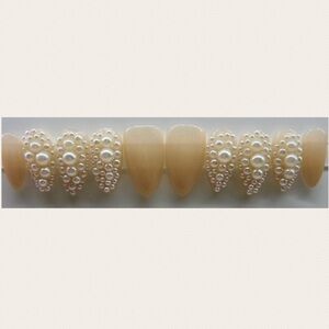 Elegant Cream Press-On Nails